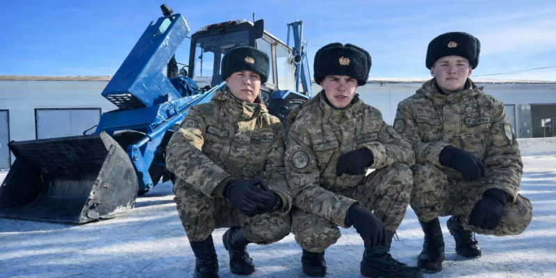 Ұлттық ұланда тракторшы мамандығын меңгерген үш сарбаз қызмет етеді