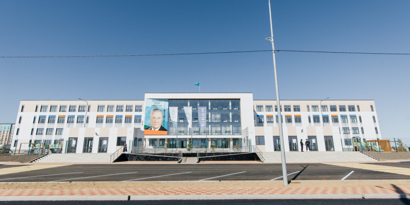 Атыраудағы мектепте оқушы қыз ауыр жарақат алды (ВИДЕО)