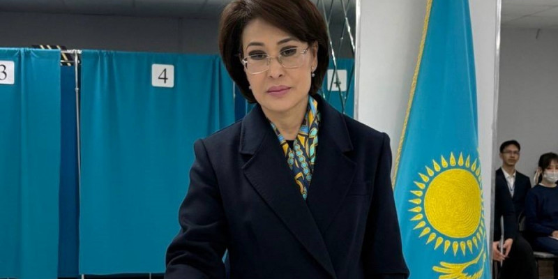 Ақмарал Әлназарова референдумда дауыс берді