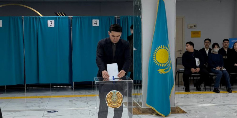 Ербол Мырзабосынов республикалық референдумда дауыс берді