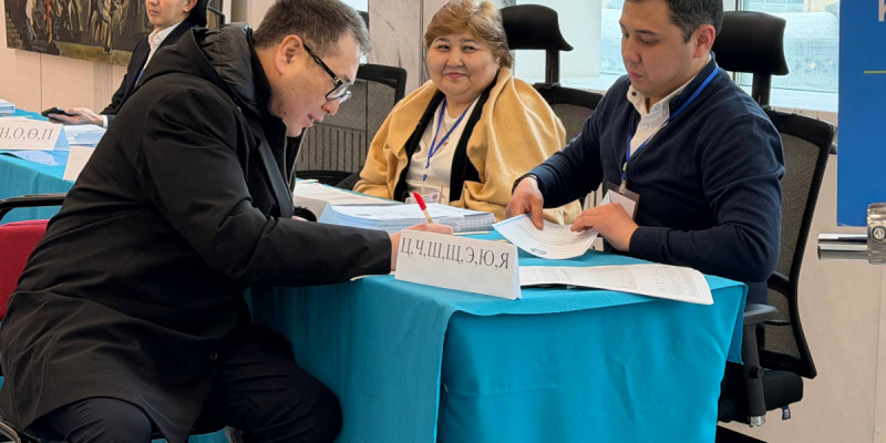 Арман Шаққалиев референдумда дауыс берді