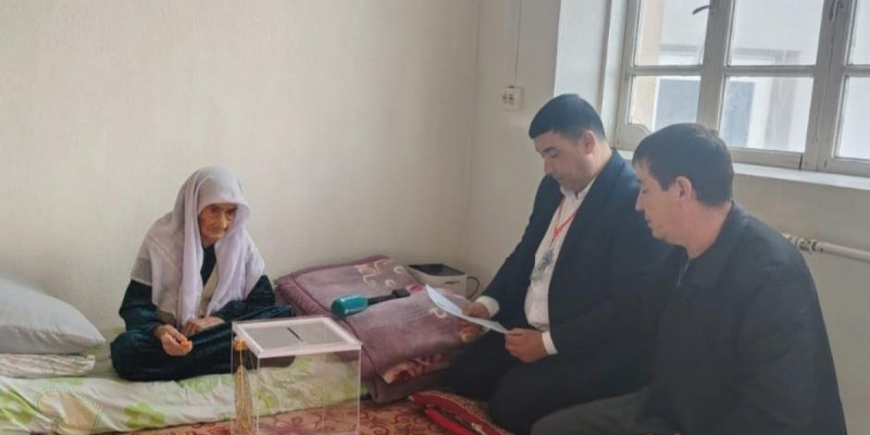 Түркістан облысында 103 жастағы кейуана референдумда дауыс берді