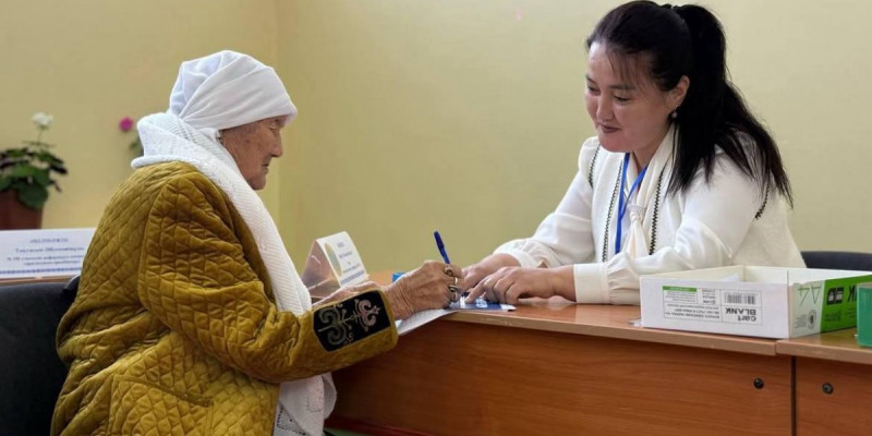 Жетісу облысында 103 шөбересі бар 105 жастағы әже дауыс берді