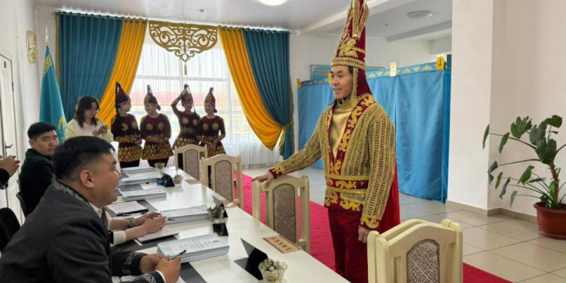 Алматы облысындағы учаскеде «Алтын адам» дауыс берді