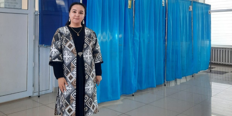 Қостанайда учаскеге ұлттық киім киіп келген дауыс берушілер жетерлік – бақылаушы