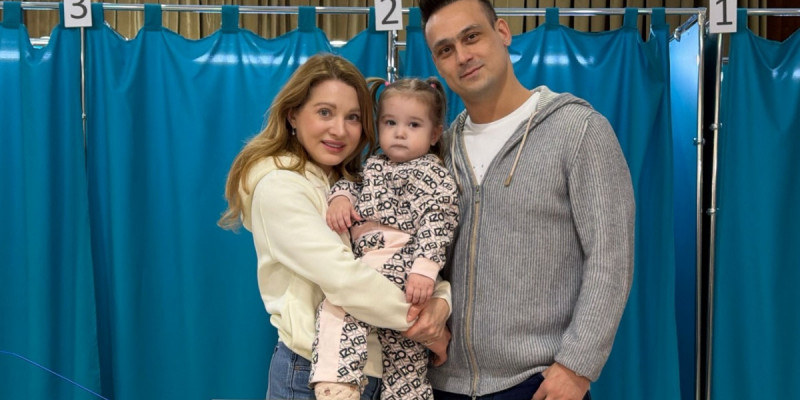 Илья Ильин отбасымен бірге референдумда дауыс берді