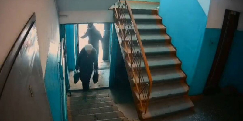 Павлодар тұрғыны зейнеткерді тонап кетпек болған