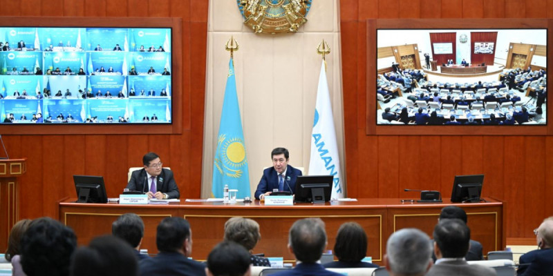 «AMANAT»: Жаңа Конституцияда миллиондаған адамның талап-тілегі мен үміті көрініс тапты