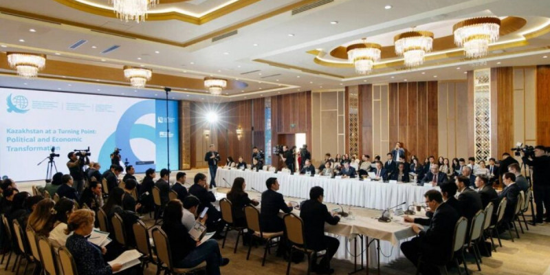 ҚСЗИ шетелдік сарапшылармен Қазақстанның конституциялық моделін талқылады