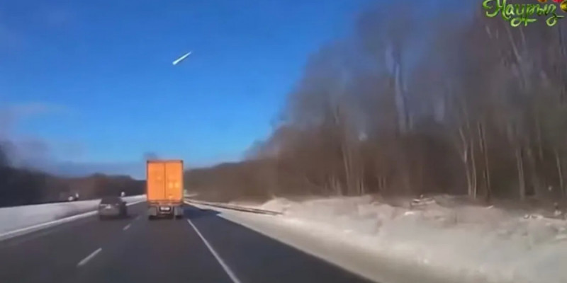 «Сирек жағдай»: АҚШ-та аспаннан метеорит көрінді (ВИДЕО)