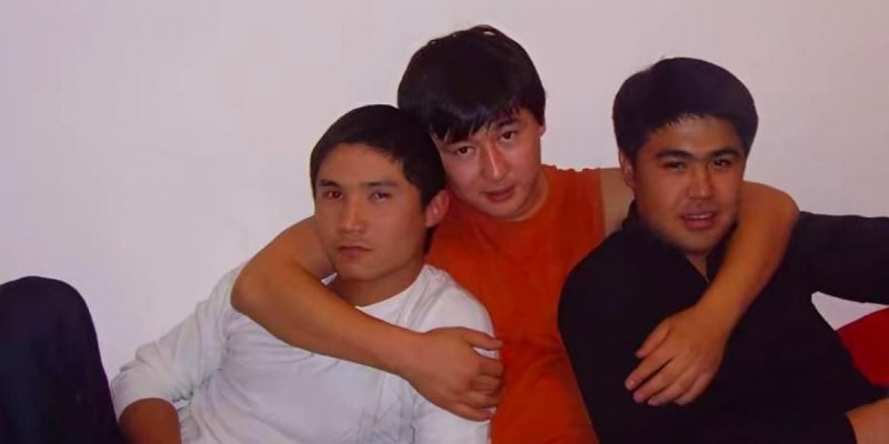 «Өлмейтіндей жүргеніміз үшін кешір»: Бағлан Әбдіхалықов белгілі әнші туралы естелік жазба жариялады