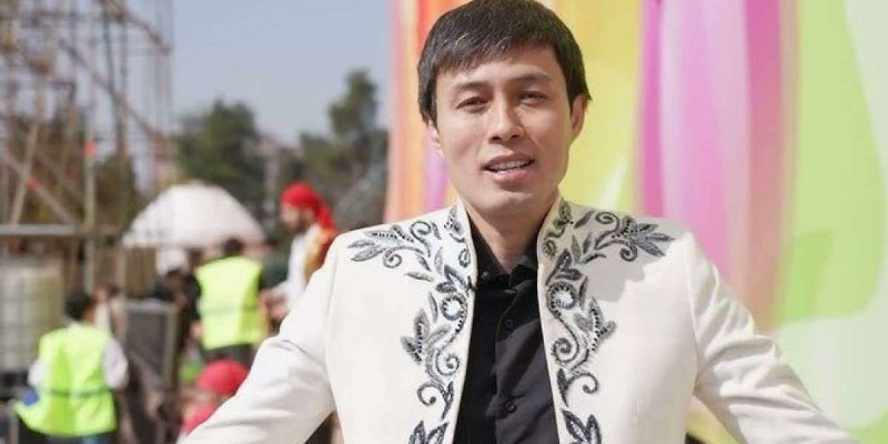 “Ауылда тұратындар бізден де бақытты” – Әнші Ердос Қанаев қаланың шуынан шаршағанын айтты