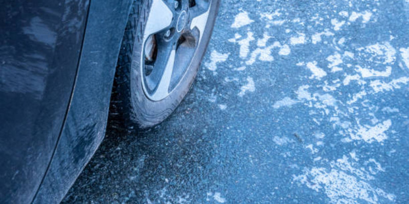 Екібастұз маңында автокөлік мұз астына түсіп кетті