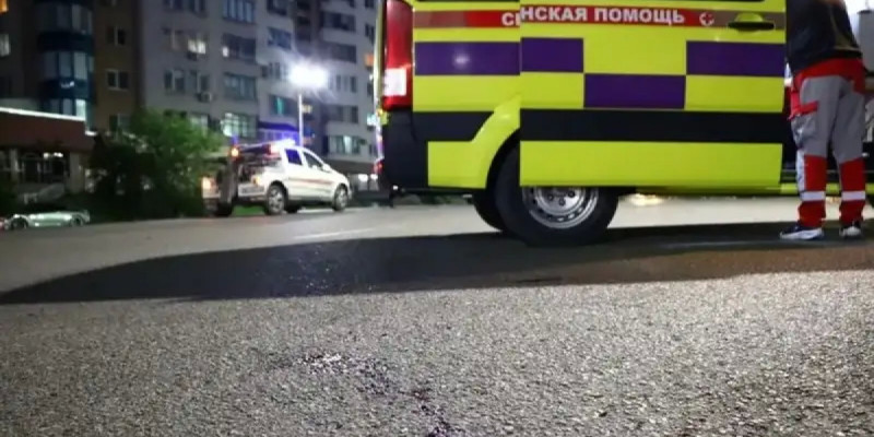 Дәрігерлер Ақтауда бесінші қабаттан секіріп кеткен қыздың жағдайы туралы айтты