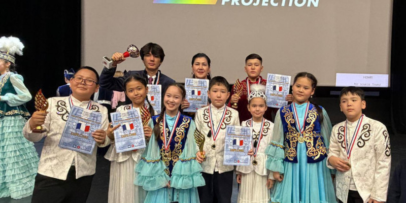 Маңғыстаулық оқушылар Парижде өнер байқауында жүлдегер атанды