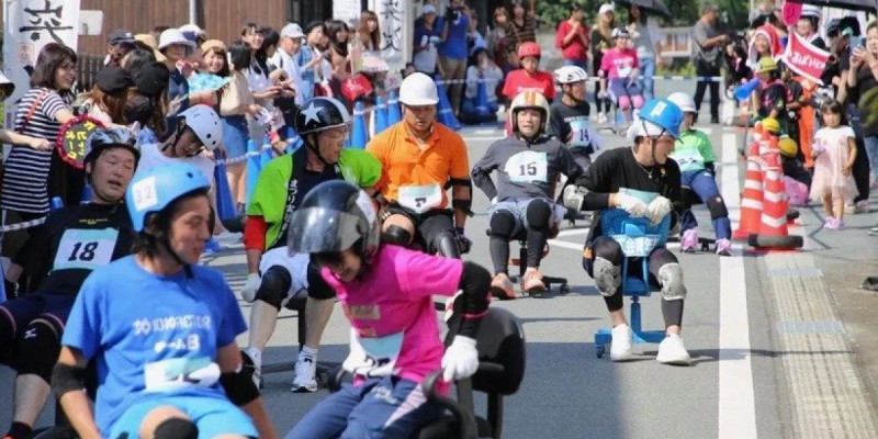 ISU-1 Grand Prix: Жапония тұрғындары кеңсе орындығына отырып жарысты – ВИДЕО