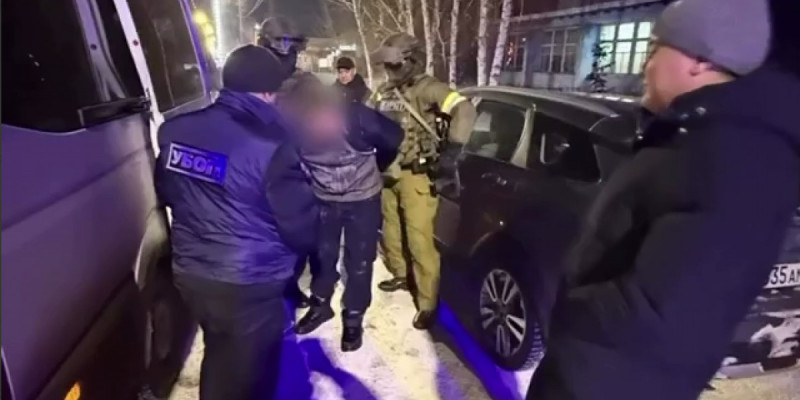 Ұлттық ұлан қызметкерлері ақша бопсалаумен айналысқан екі жігітті ұстады