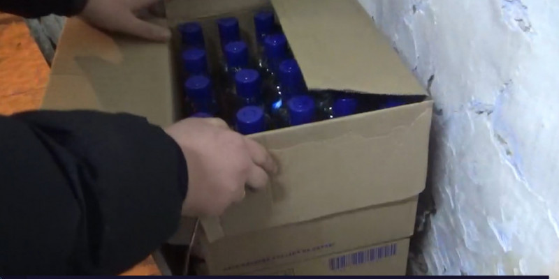 Семейде жасырын цехтан 12 мың бөтелке алкоголь тәркіленді