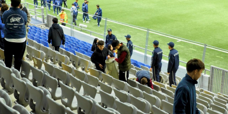 «Таза Қазақстан»: Футболшылар Қазақстан мен Комор аралдары матчында экоакция өткізді