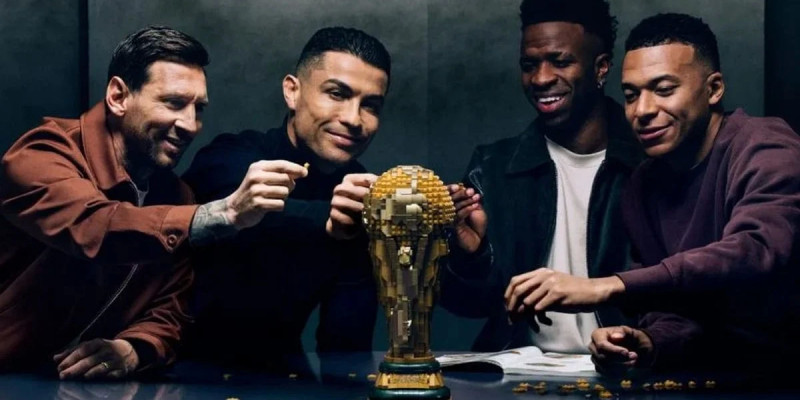 Месси мен Роналду "бірге ойнады": Әлемдік футбол жұлдыздары жанкүйерлерді таңғалдырды (ВИДЕО)