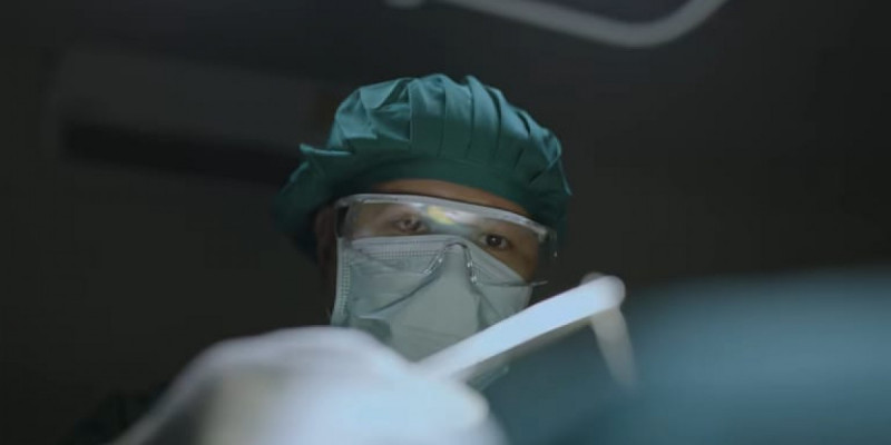 Ақтөбеде ота жасатқан адамның тамағында дәке қалып қойған (ВИДЕО)