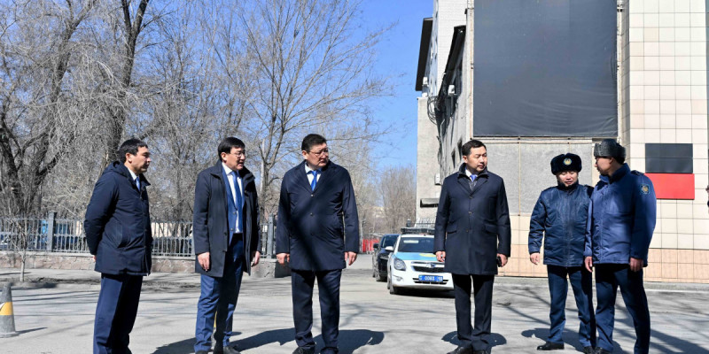 Биыл Семейде 100 көшеге асфальт төселеді