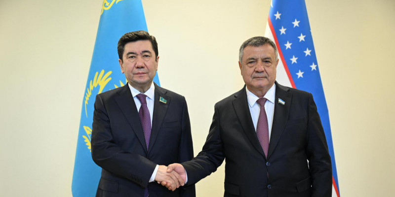 Қазақстан мен Өзбекстан депутаттары сауда-экономикалық ынтымақтастық мәселесіне ерекше мән беріп отыр