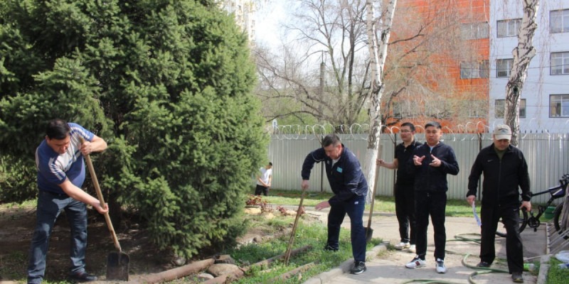 «Таза Қазақстан»: Ұлттық ұлан әскери қызметшілері  сенбілікке белсене қатысты