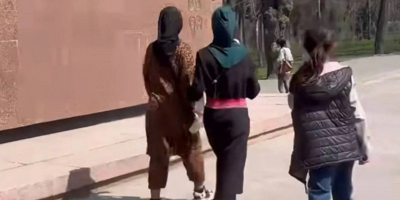 Алматыда тәртіп бұзғаны үшін ұсталған жасөспірімдер ел аумағынан шығарылды