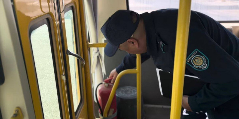 Талдықорғанда полицейлер мектеп автобустарын тексерді