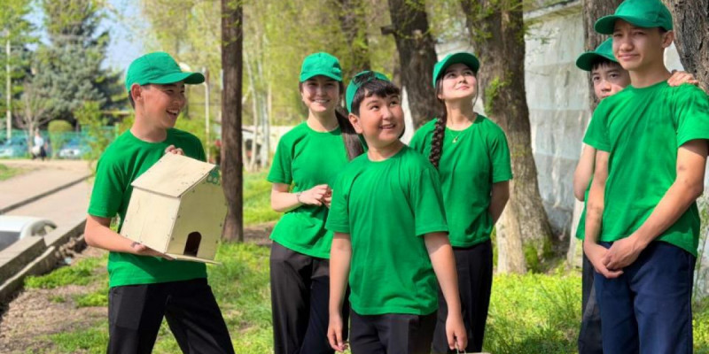 Алматылық оқушылар «Бір түп ағаш – болашақтың кепілі» экоакциясына қатысты