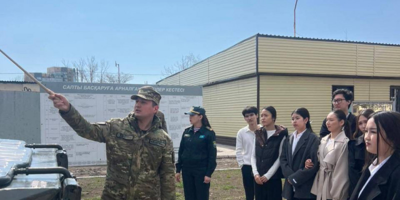 Қарағандыдағы әскери бөлімде оқушыларға арналған «Ашық есік күні» өтті