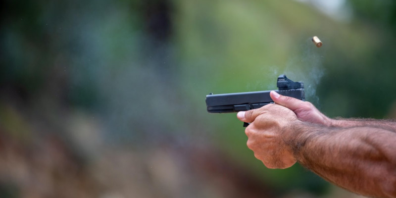 Шығыс Қазақстанда 21 жастағы жігіттің арқасынан оқ атып, өлтірмек болғандар ұсталды