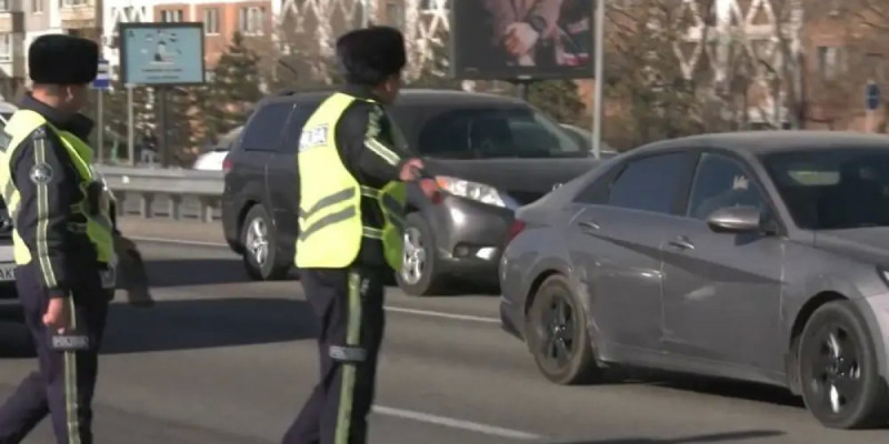 Алматыда 5 мыңға жуық көлік айыппұл тұрағына қойылған