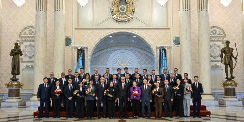 Президент ғылым саласында зор жетістікке жеткен ғалымдарды марапаттады