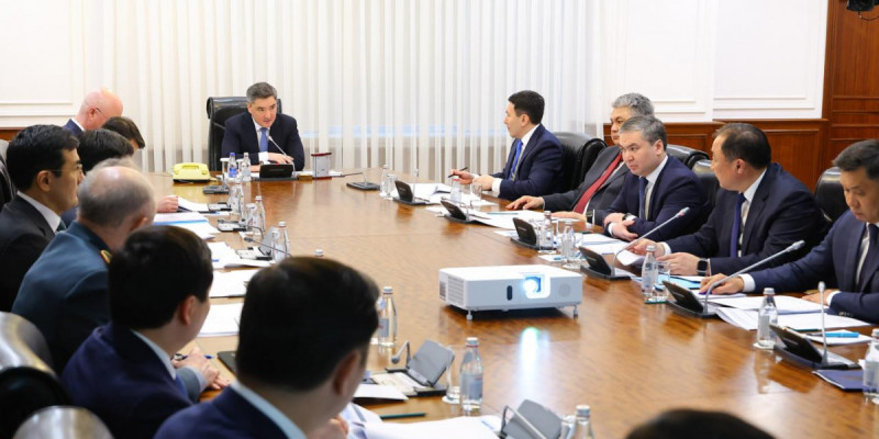 Олжас Бектенов көлік-транзиттік әлеуетті дамыту бойынша кеңес өткізді