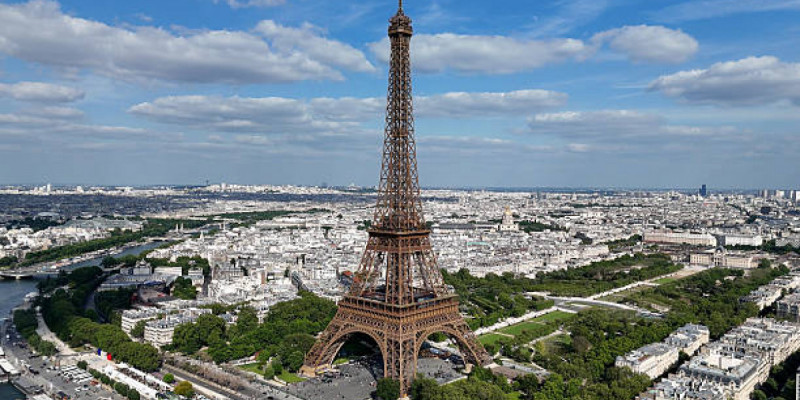 Қалай Эйфель мұнарасының "иесі" атануға болады?