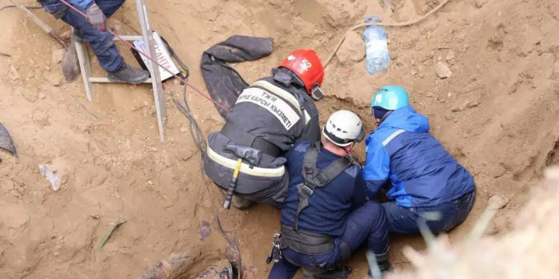 Павлодарда жер қазу кезінде екі адам топырақ астында қалып қойып, қаза тапты