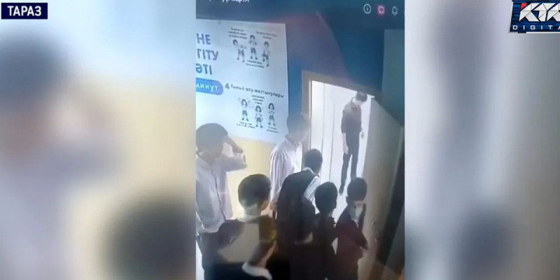 Таразда мектептегі төбелестен кейін оқушы көзінен айрылып қалды (ВИДЕО)