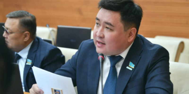 Нартай Сәрсенғалиев: Билер институтының абыройын бүгін кім көрінген жамылып кеткен жоқ па?