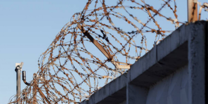 Павлодарда құмар ойынға тәуелділігі бар түрме қызметкері сотталды