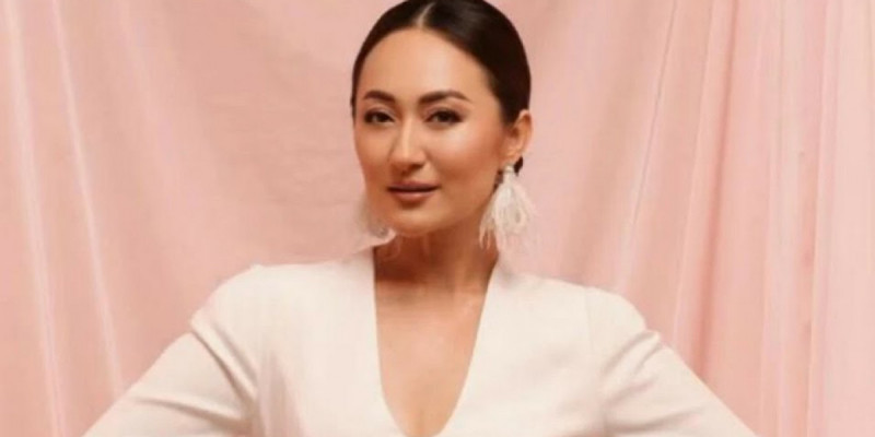 «Әйелдердің миын ашытып болдыңыздар»: әнші Бақыт Тұрман коучтарға үн қатты (ВИДЕО)