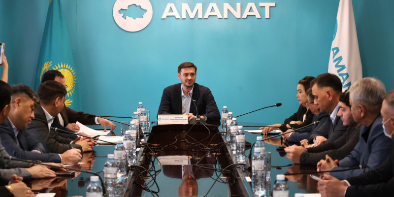 Александр Данилов Алматыдағы БПҰ жетекшілерімен кездесу өткізді