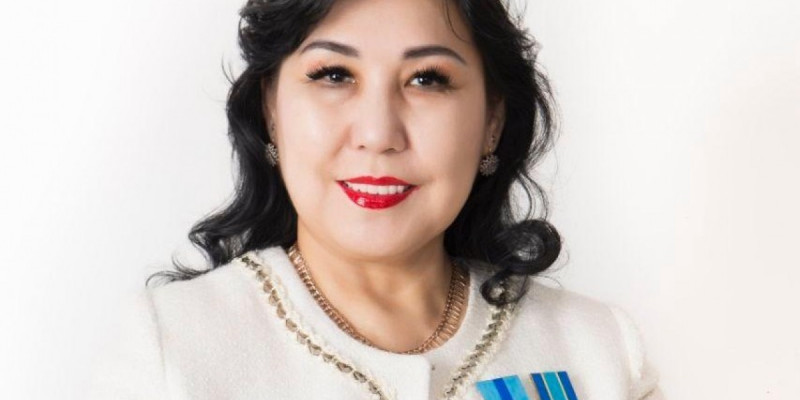 Дипломат журналистің белесі