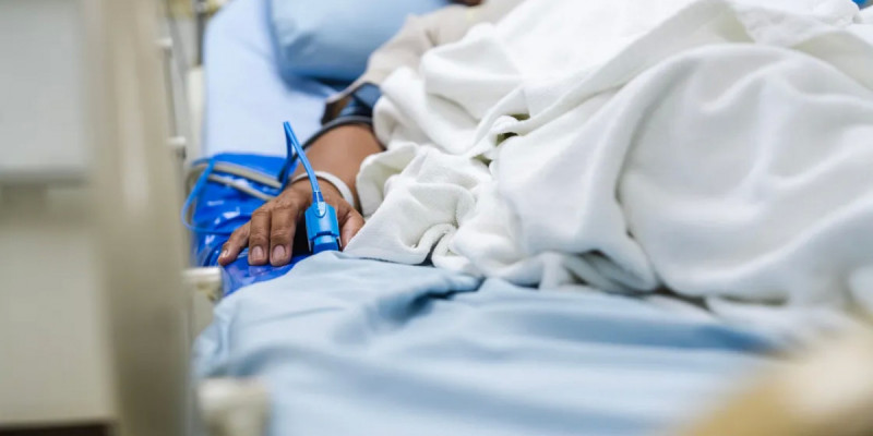 Астанадағы өрттен қаза тапқан үш баланың анасы есін жиды