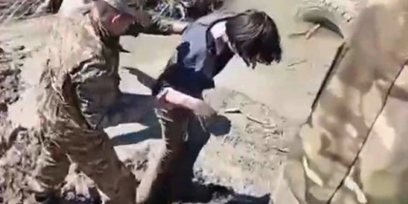 Қарағандыда батпақта қалған екі жасөспірімді құтқарушылар аман алып шықты