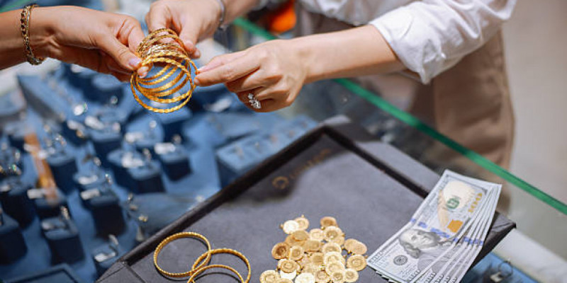 12 есе жоғары пайыз: Ақтөбеде заңсыз ломбард қызметін көрсеткен күдікті ұсталды