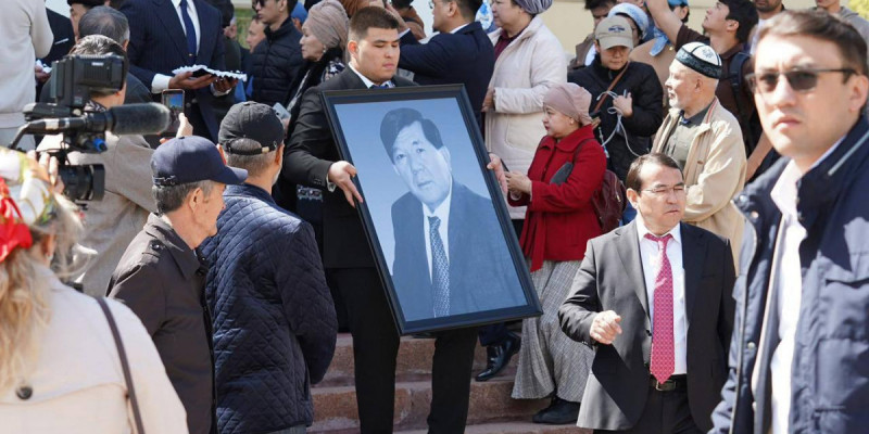 Алматы жұртшылығы Мұхтар Шахановпен қоштасты