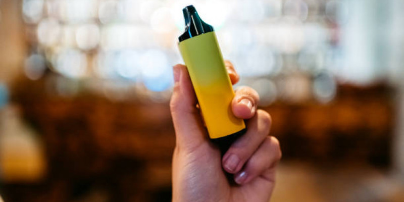 18 ай өмірі қалған: 7 жыл бойы вейп шеккен 22 жастағы қыз қатерлі дертке шалдықты