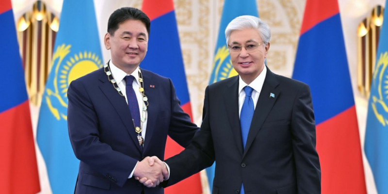 Тоқаев Моңғолия президентін «Алтын Қыран» орденімен марапаттады